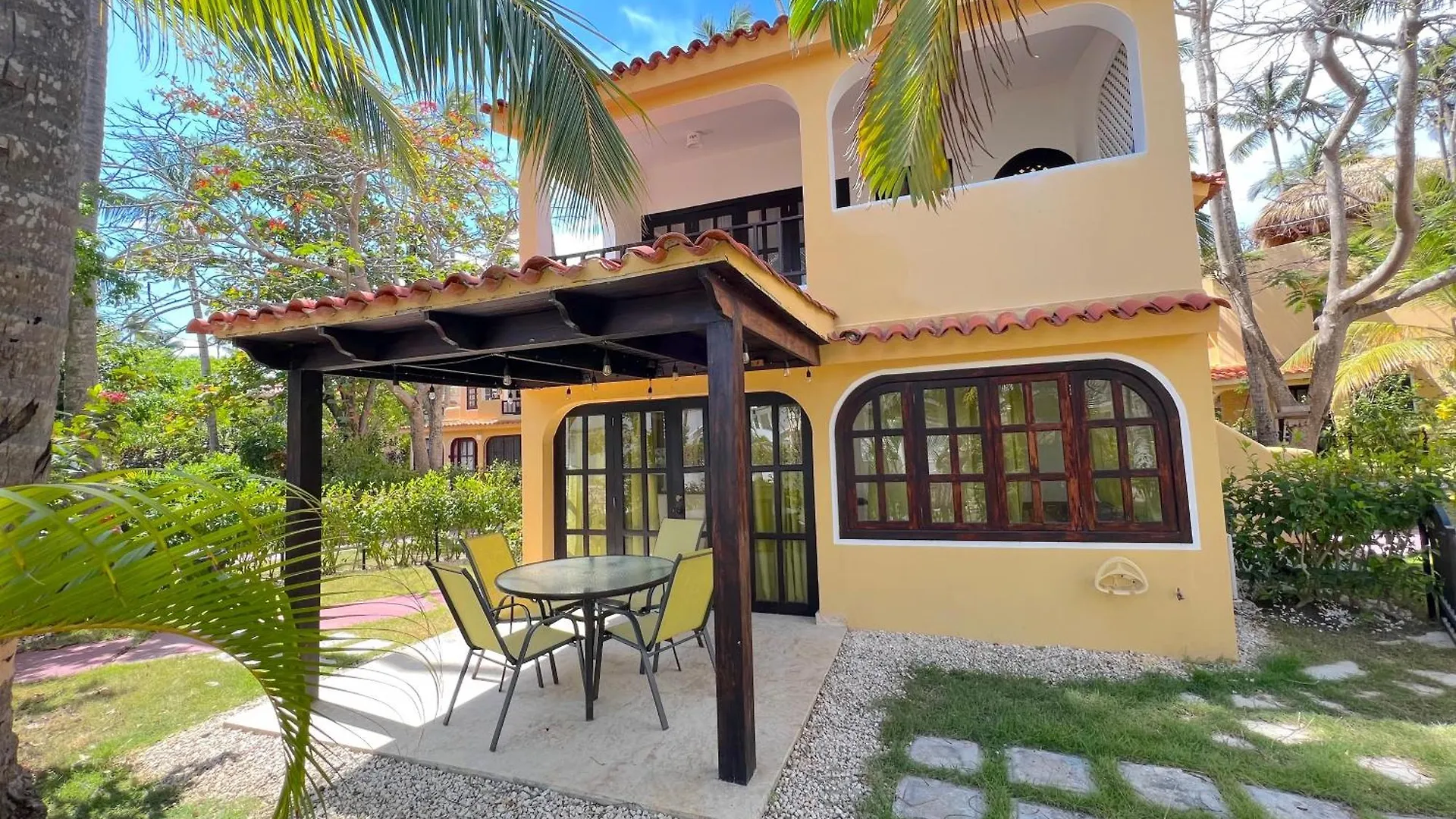 Sunny Villas And Suites - Los Corales Beach - Great Location With Many Restaurants Пунта-Кана Апарт-отель