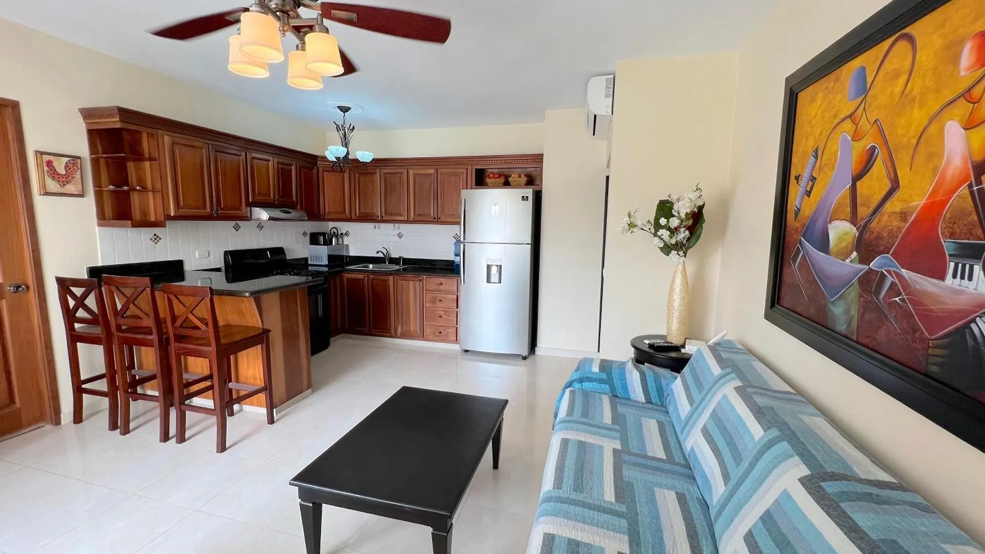 Sunny Villas And Suites - Los Corales Beach - Great Location With Many Restaurants Пунта-Кана