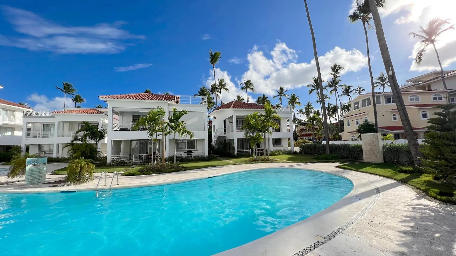 Sunny Villas And Suites - Los Corales Beach - Great Location With Many Restaurants Пунта-Кана 5*,  Доминиканская Республика