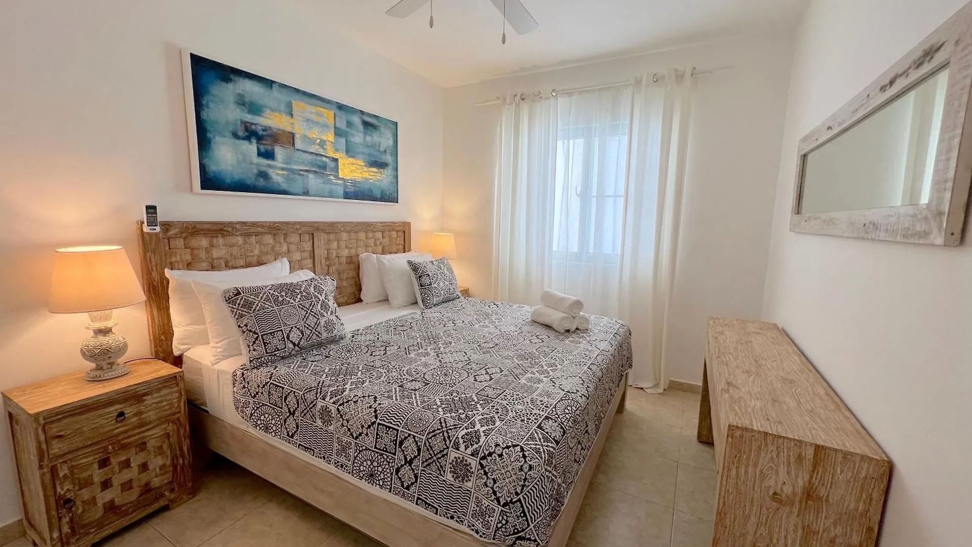 Sunny Villas And Suites - Los Corales Beach - Great Location With Many Restaurants 蓬塔卡纳 公寓式酒店