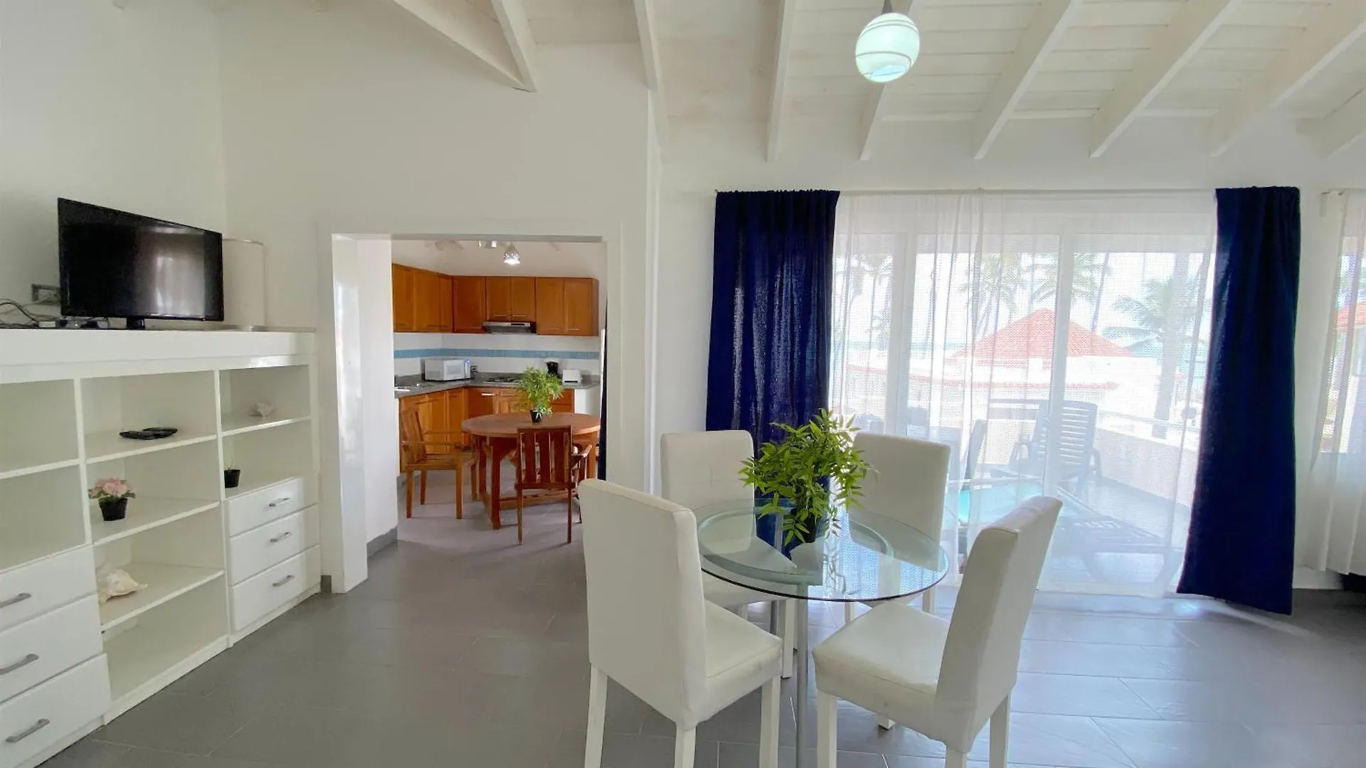 Sunny Villas And Suites - Los Corales Beach - Great Location With Many Restaurants 蓬塔卡纳